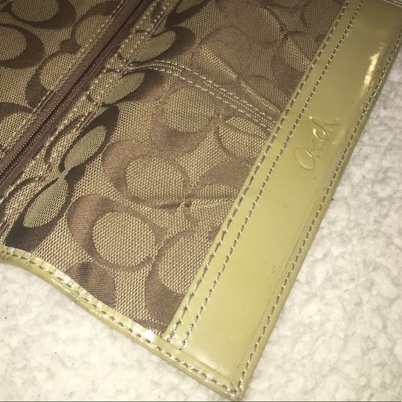 Coach - Picture 6 of 7